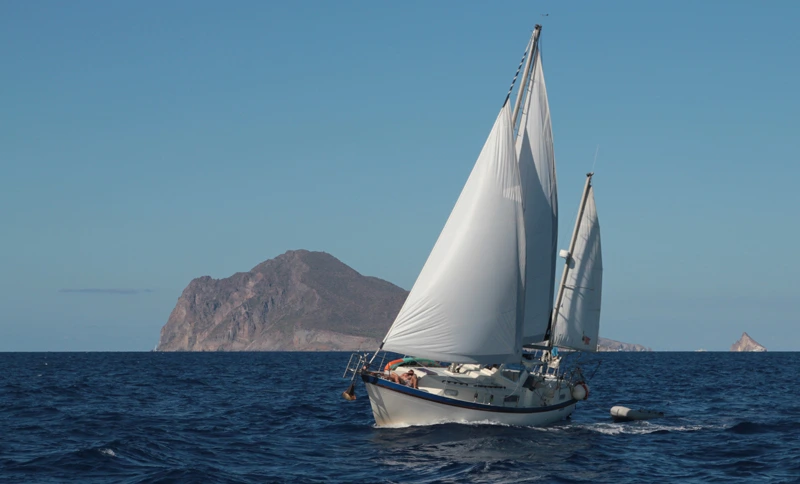 Noleggio barca a vela Eolie - Macwester 36 Legolas